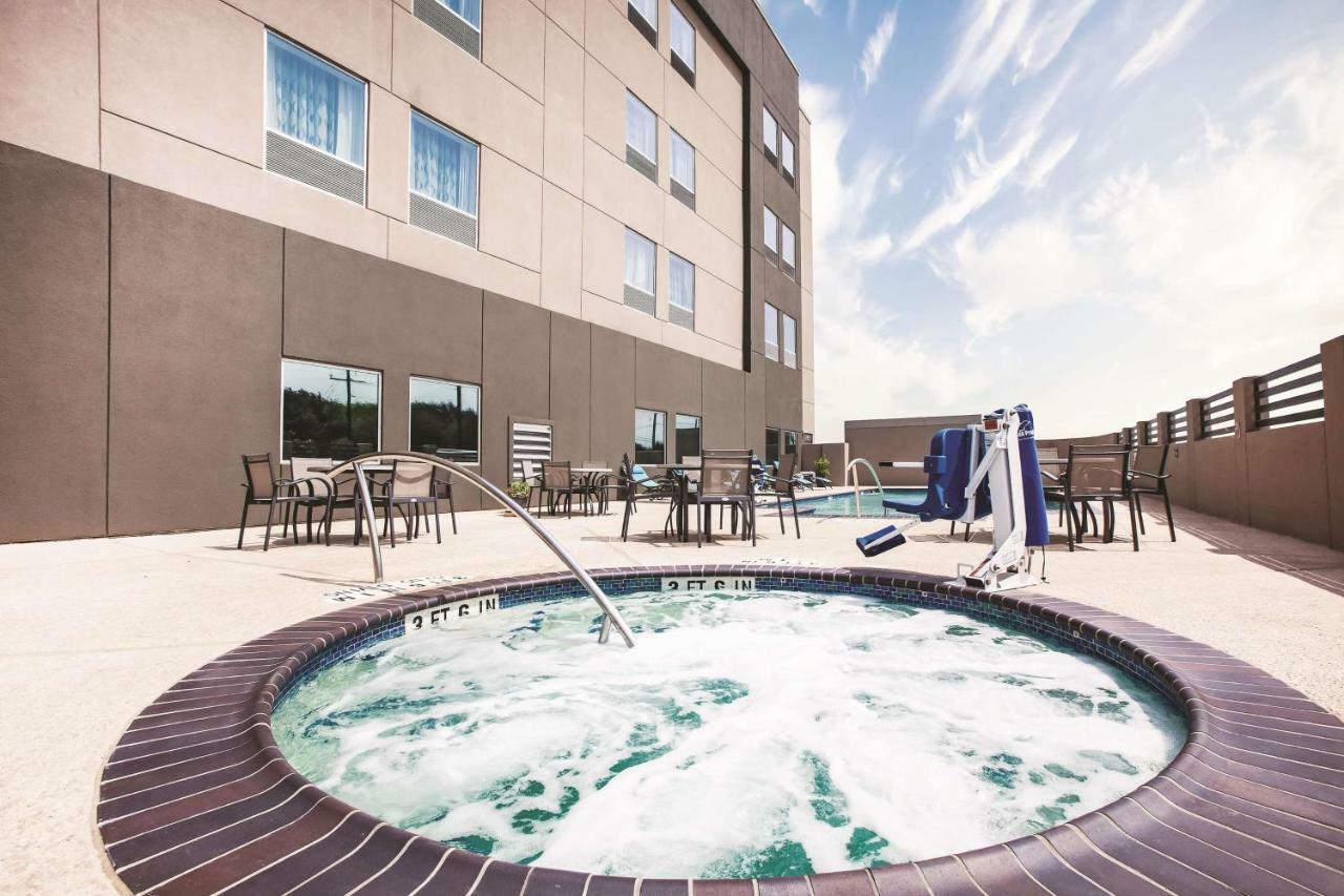 La Quinta By Wyndham Mcallen La Plaza Mall Екстериор снимка
